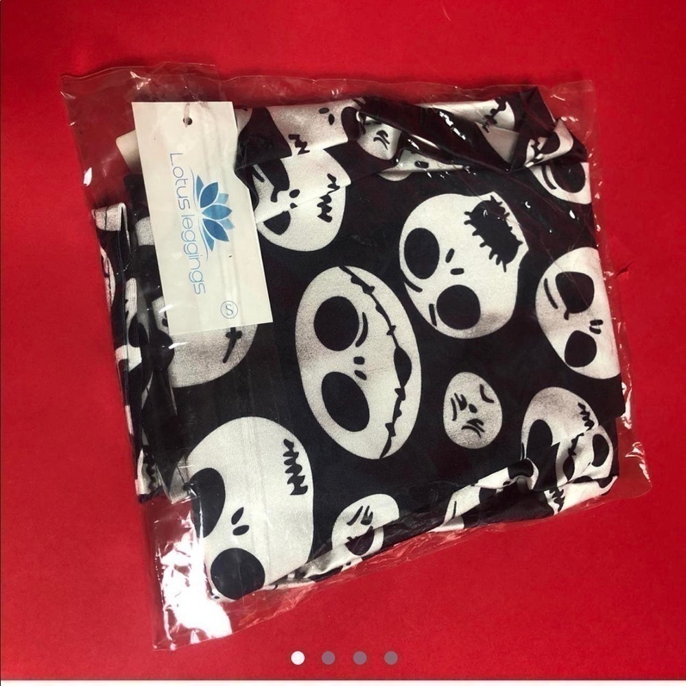 Jack skellington leggings 🖤🤍
